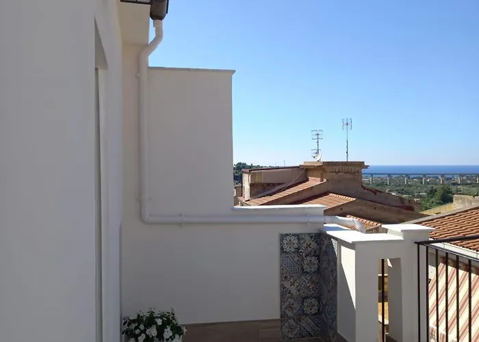 Regina Stella Lascari