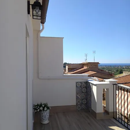 Regina Stella Lascari